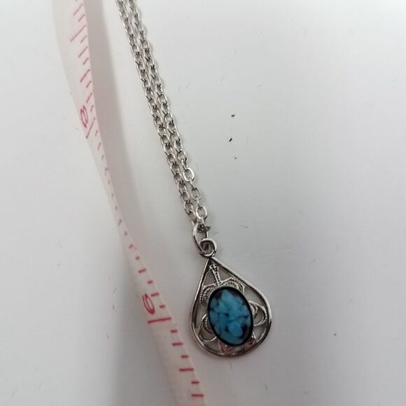 THE DANBURY MINT Turquoise Cabochon Necklace - Picture 5 of 6